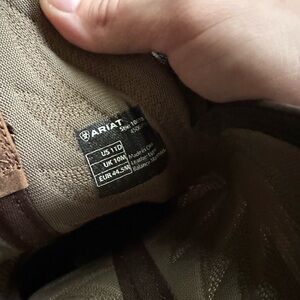 Ariat wood bottom size 11 boots.    - basically only worn to try on.